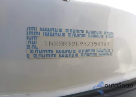 2005 Toyota Corolla Ce z USA, uszkodzony, nr VIN 1NXBR32E95Z358363